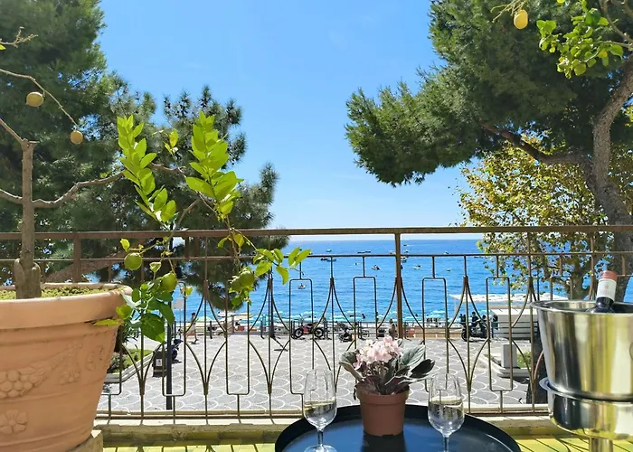 Sea, Sun & Sight *